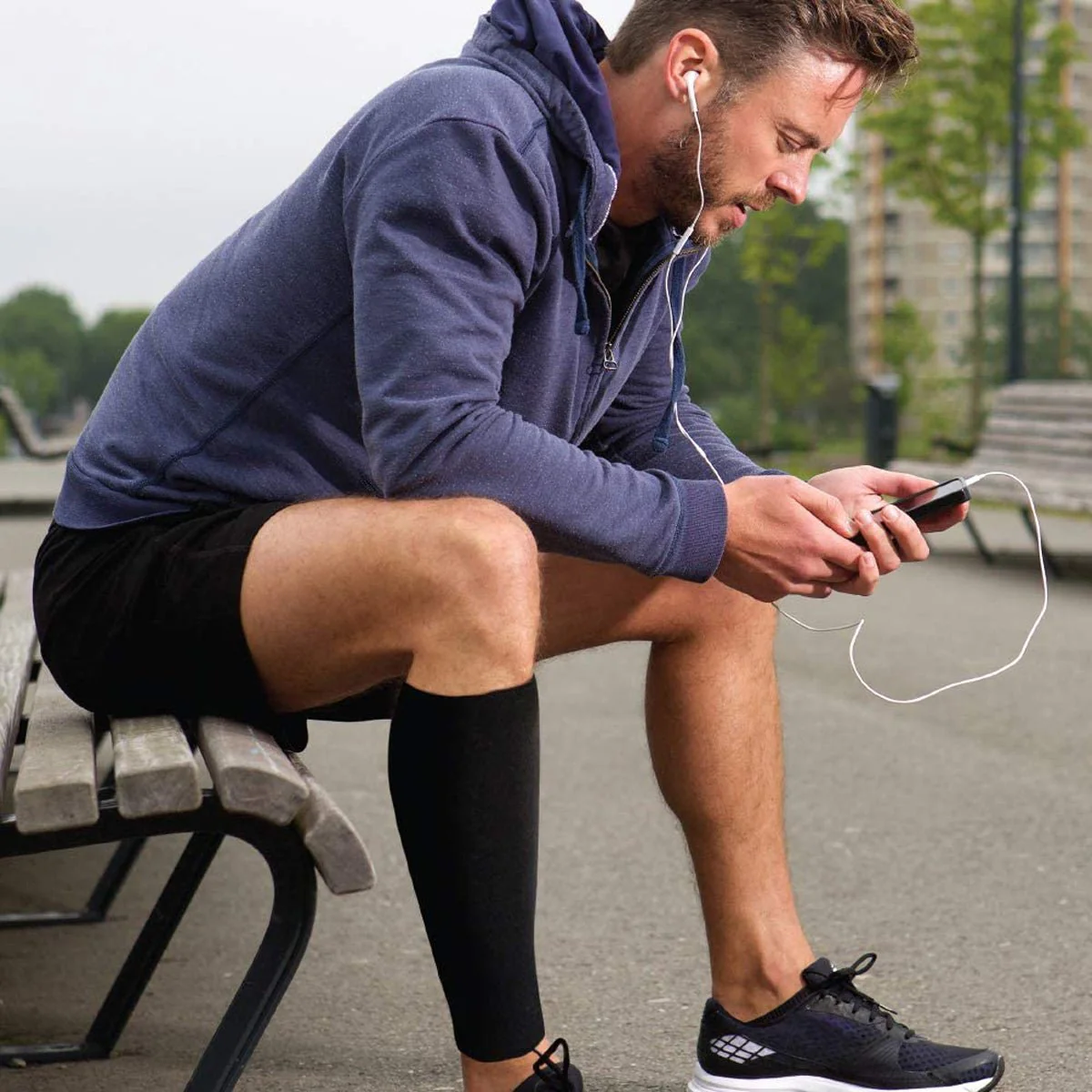 Brownmed IMAK Compression Shin Sleeve - Black - Image 2