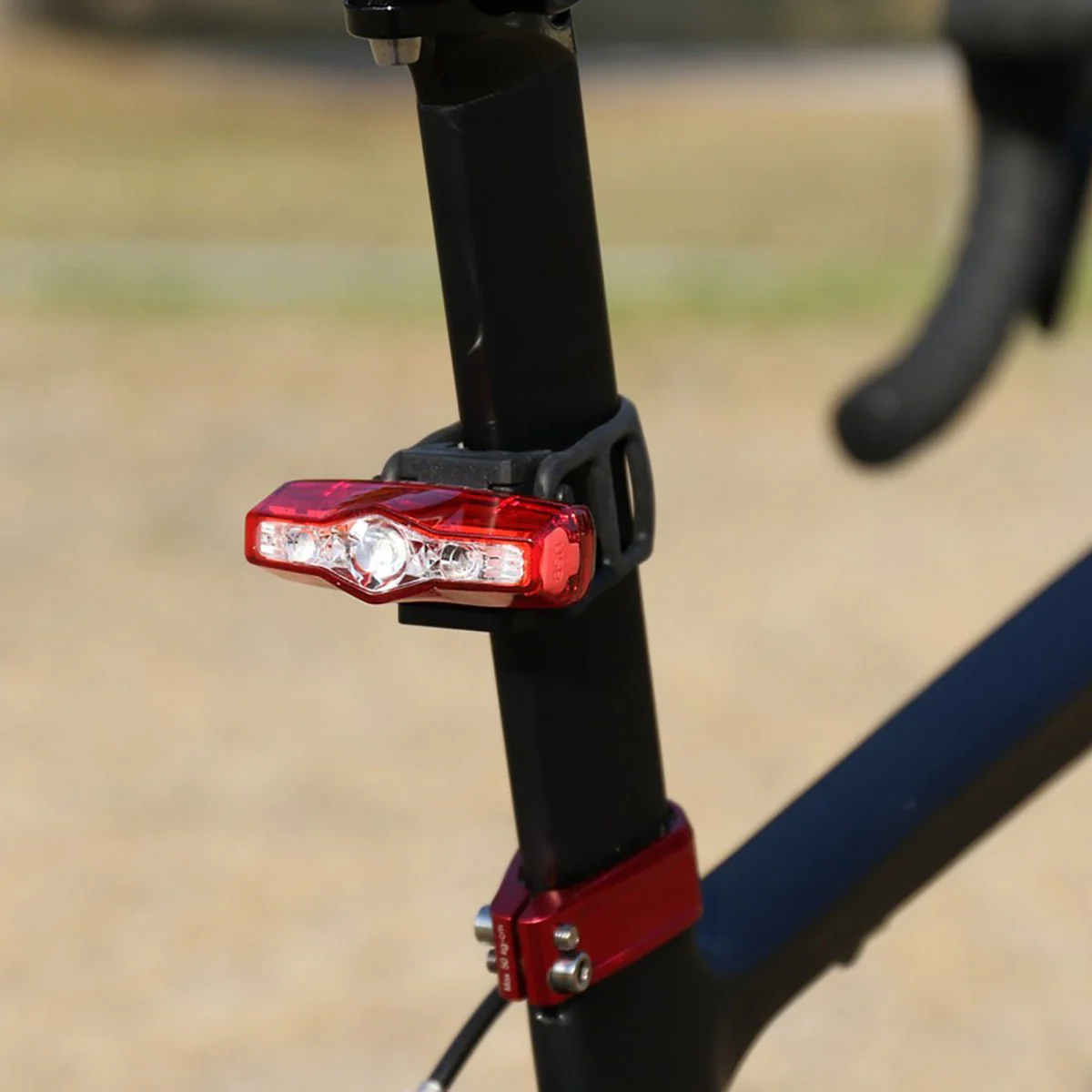 CatEye ViZ150 Wireless Rechargeable Rear Safety Light - Image 5
