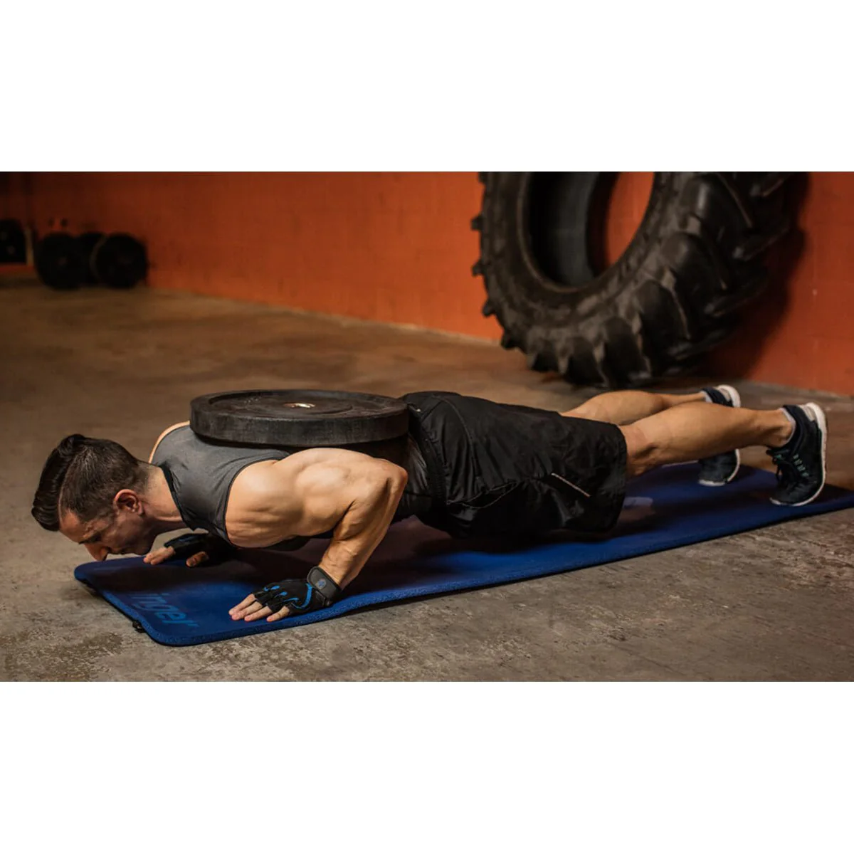 Harbinger Antimicrobial Treated 5/8" Ribbed Durafoam Mat - Image 2
