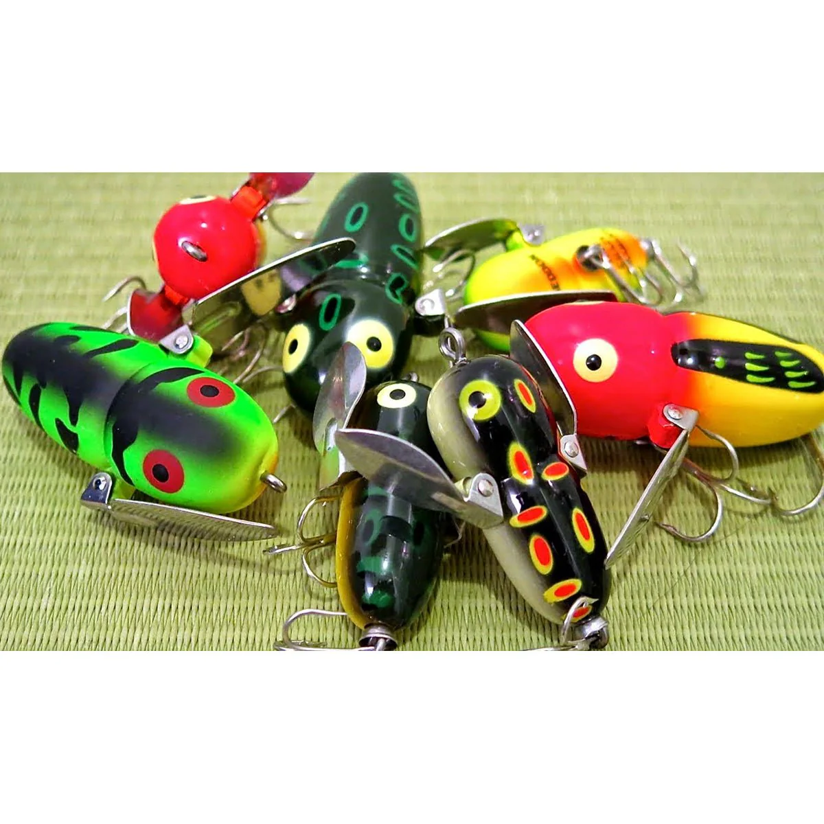 Heddon Crazy Crawler 5/8 oz Fishing Lure - Image 3