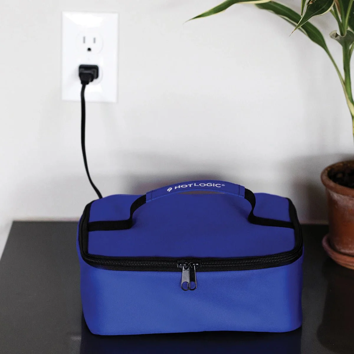 Hot Logic Mini 220-Volt Personal Portable Oven - Image 3