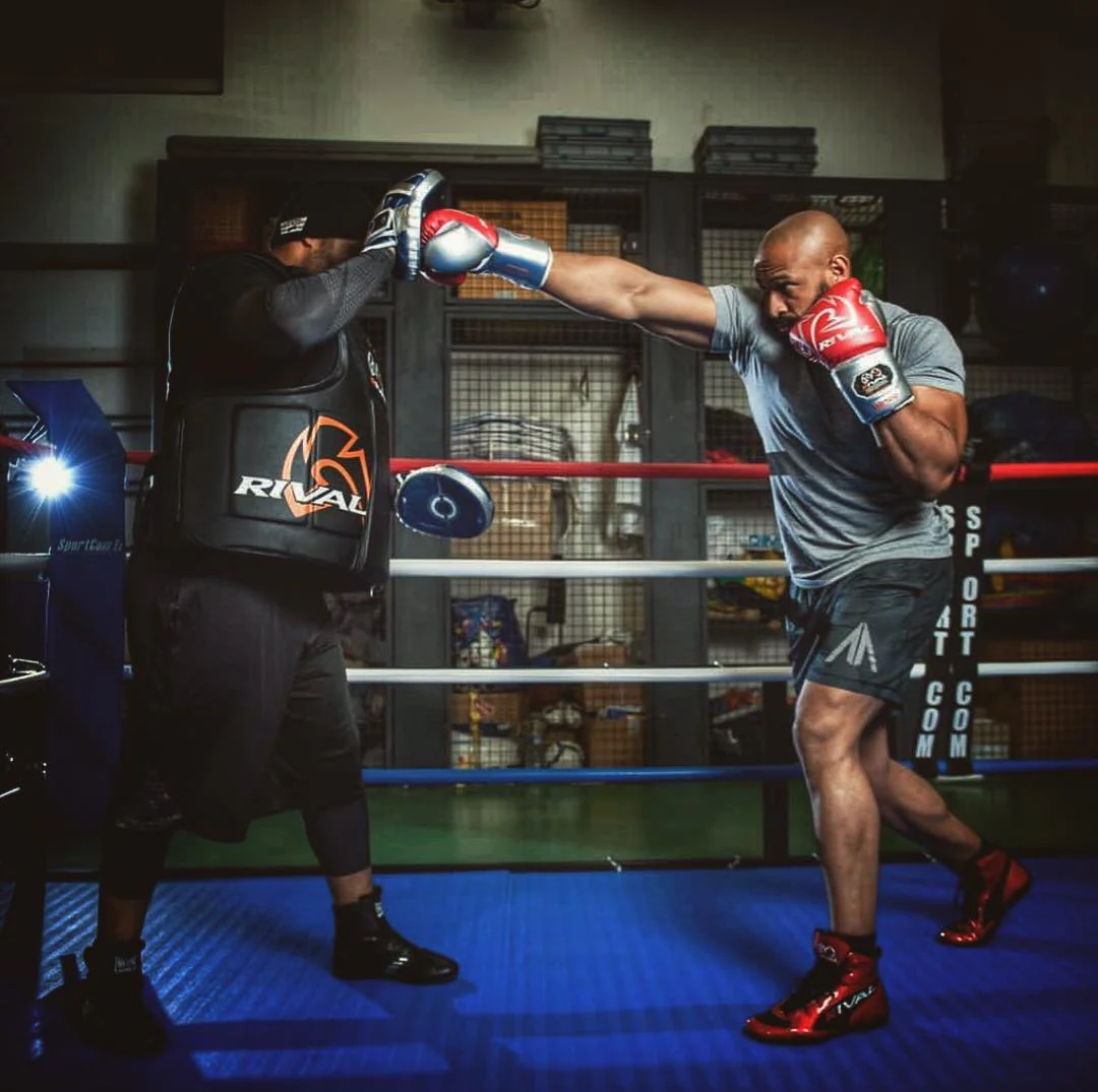 RIVAL Boxing RS100 Professional Lace-Up Sparring Gloves - Image 4