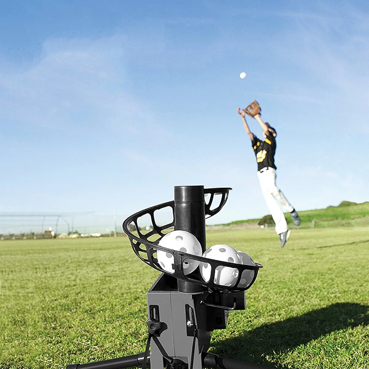 SKLZ Catapult Soft Toss Pitching Machine - Black - Image 2