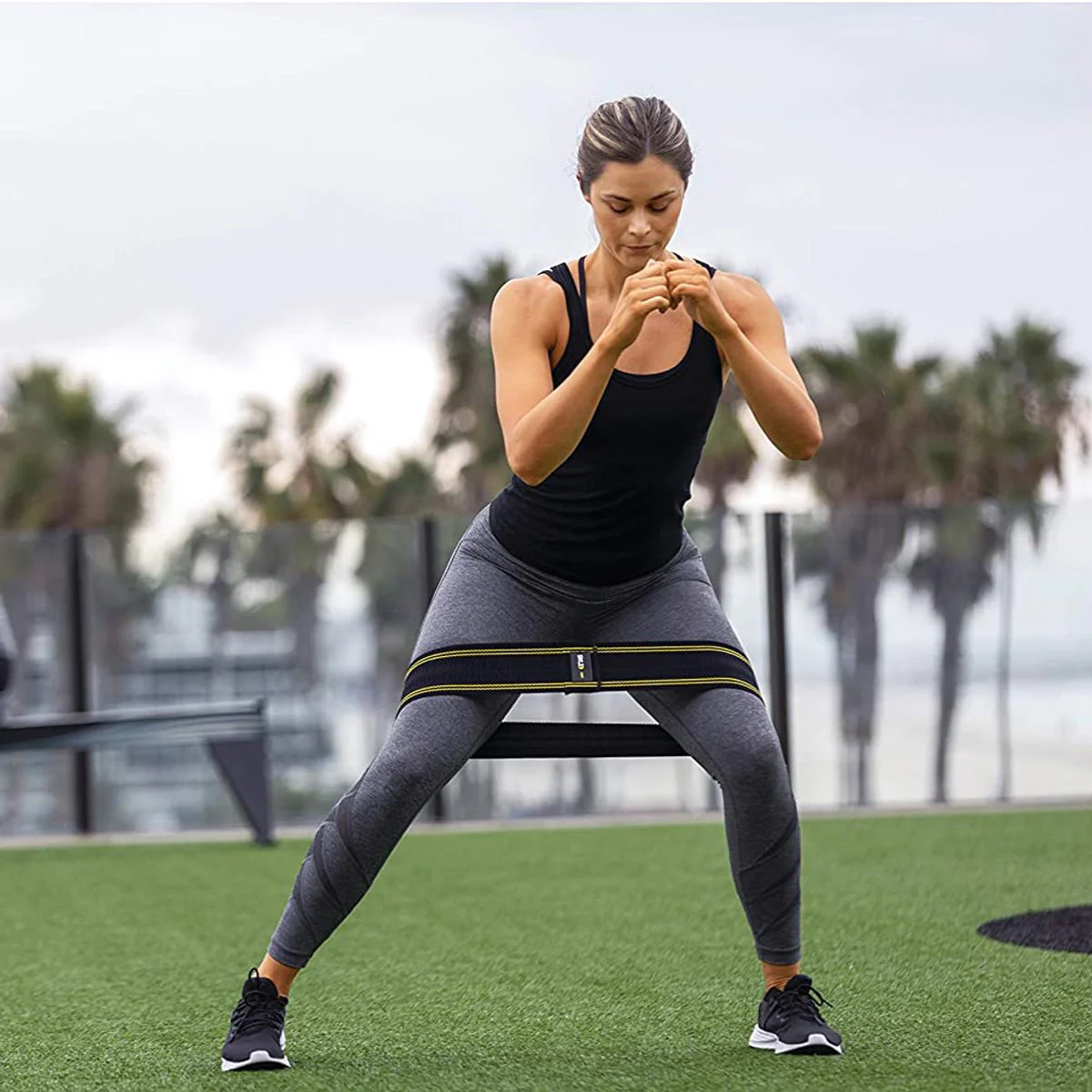 SKLZ Pro Knit Resistance Hip Band - Image 2