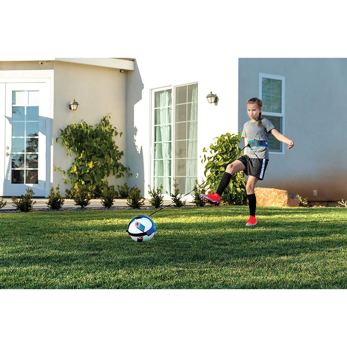 SKLZ Star-Kick Solo Soccer Trainer - Cobalt - Image 4