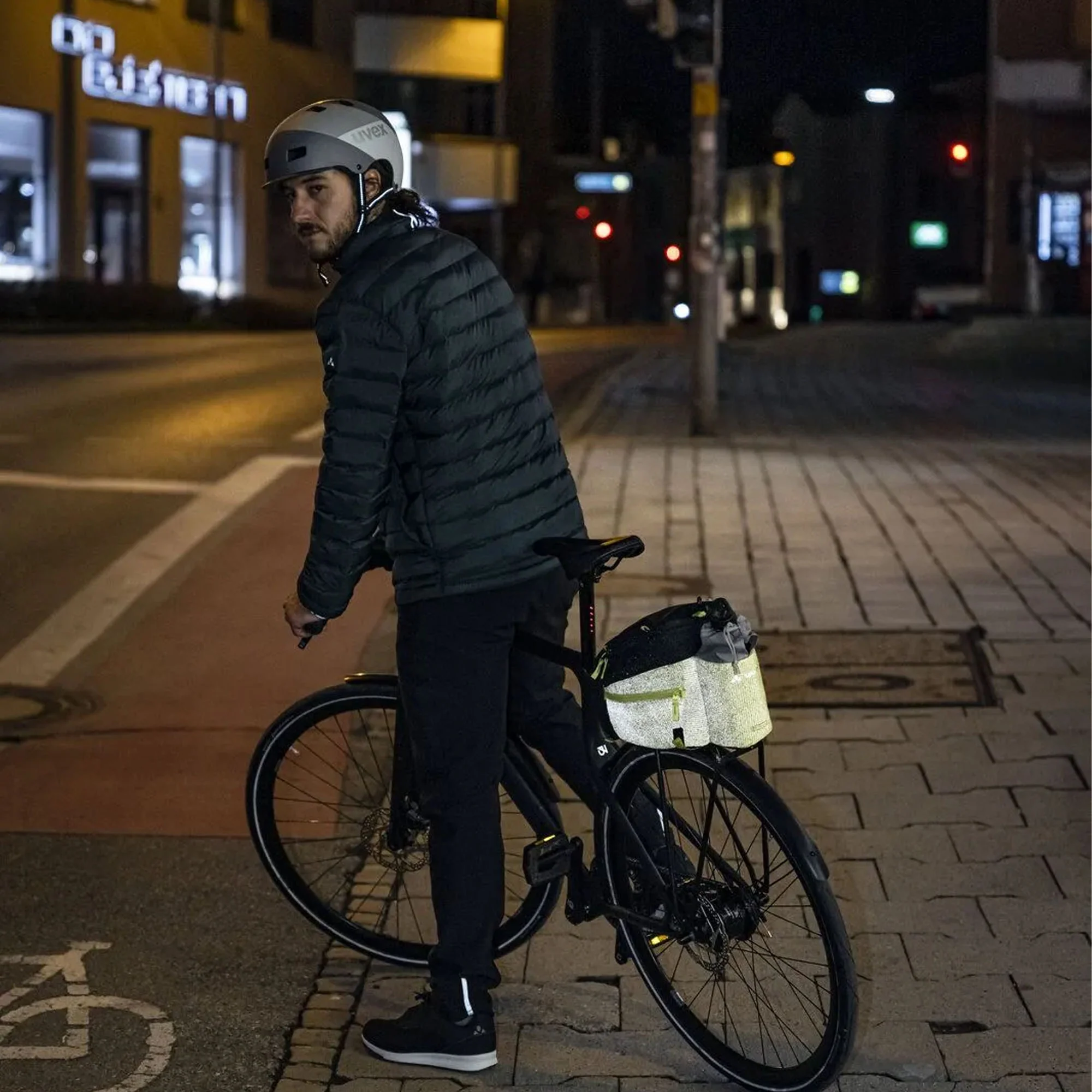 Vaude Silkroad L Luminum Bike Rack Bag with Detachable Shoulder Strap - Image 7