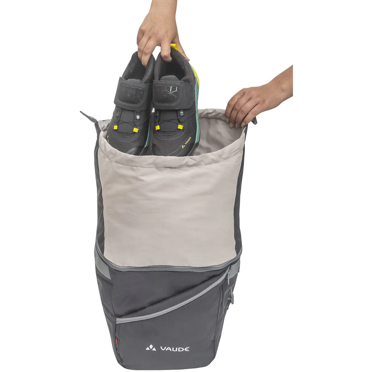 Vaude SortYour Business Flexible Messenger Bag - Phantom Black - Image 3