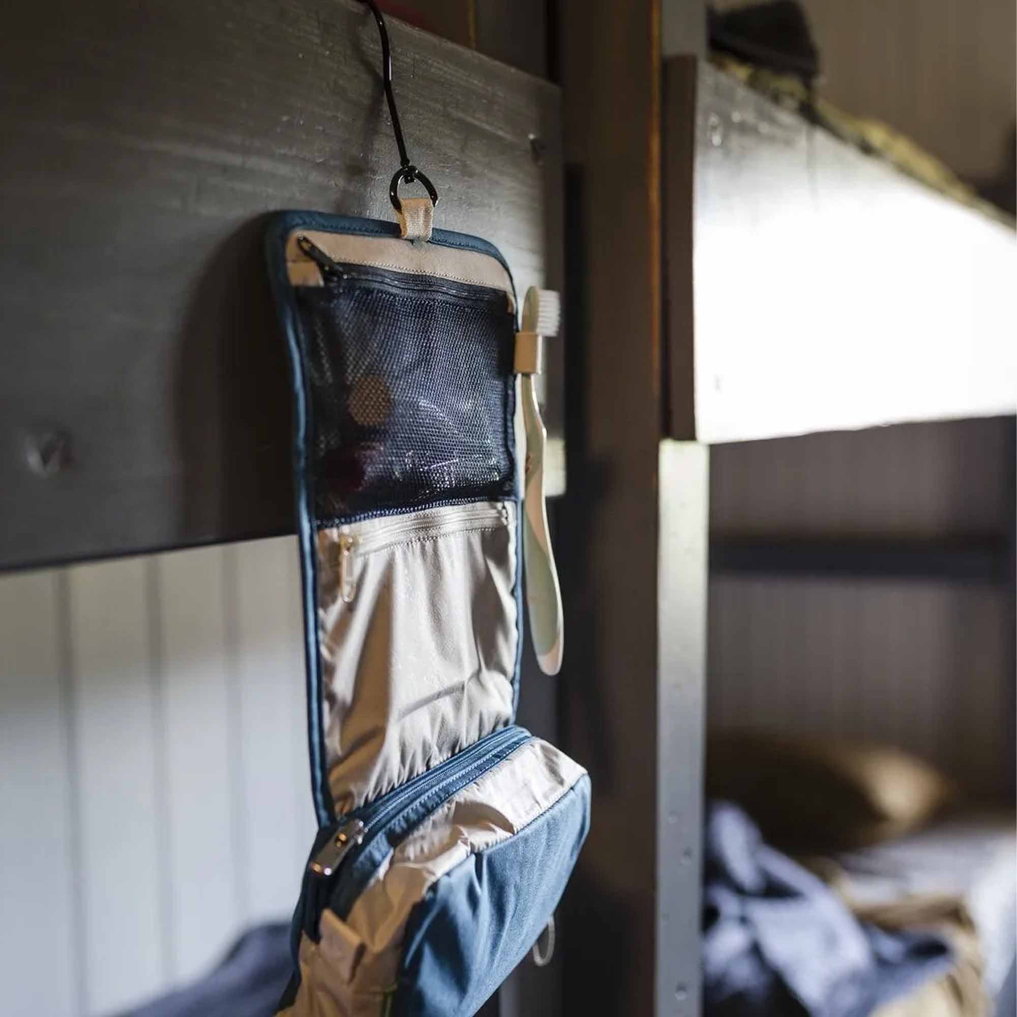 Vaude Toiletry Bag M - Image 4
