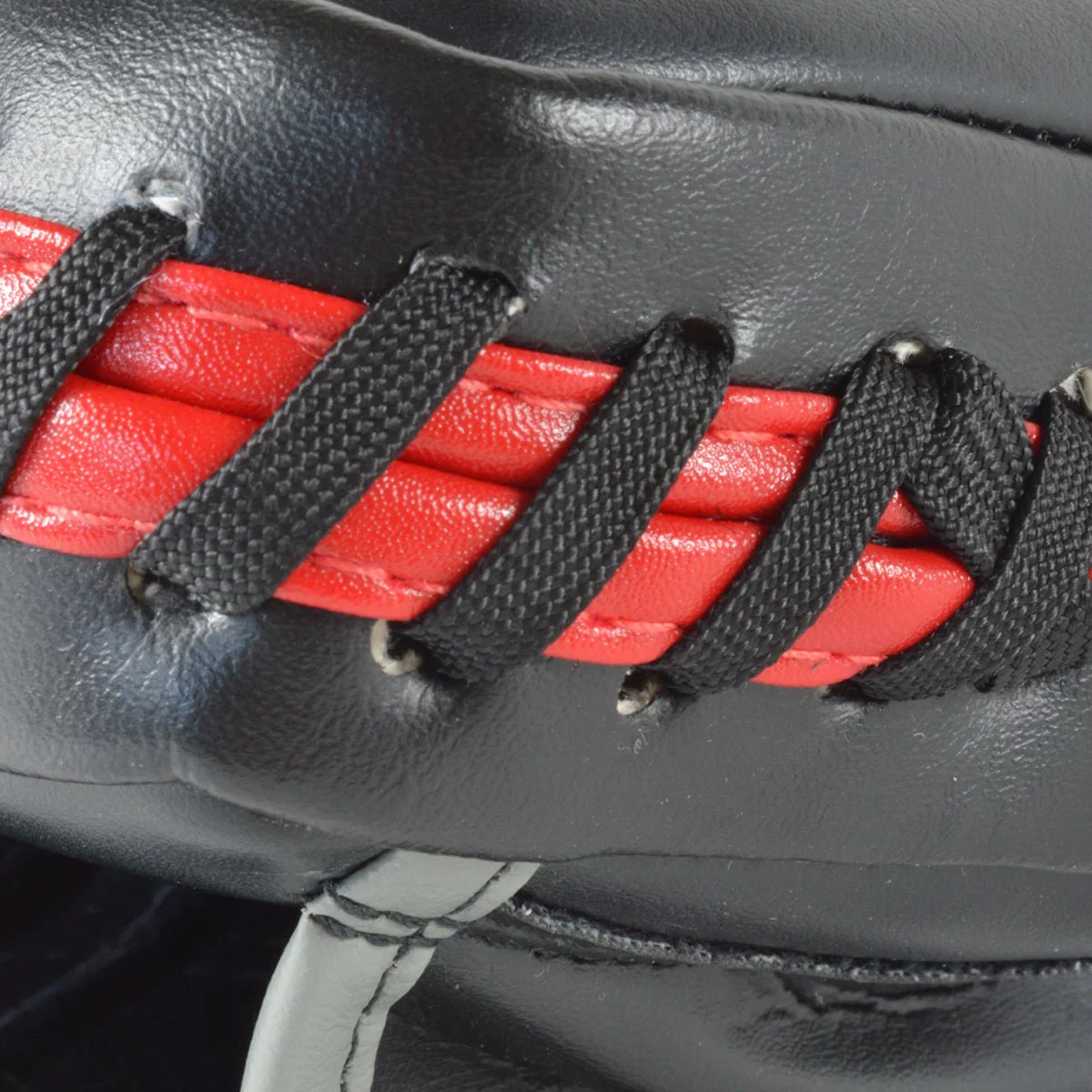 Venum Elite Mini MMA Training Punch Mitts - Image 13