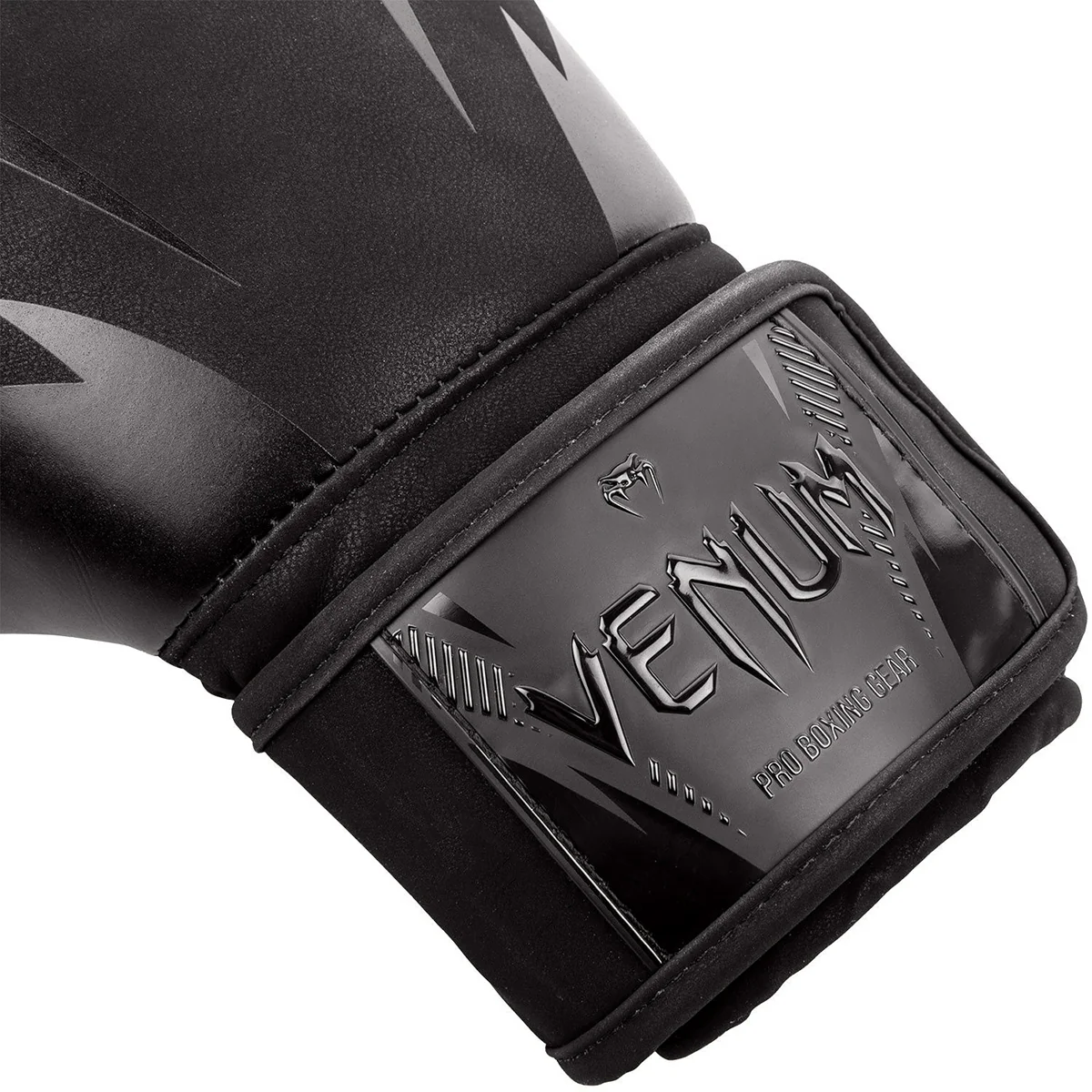 Venum Impact Training Boxing Gloves - Image 3