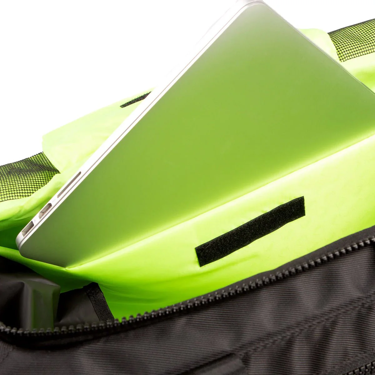 Venum UFC Authentic Fight Week Gym Bag - Image 6