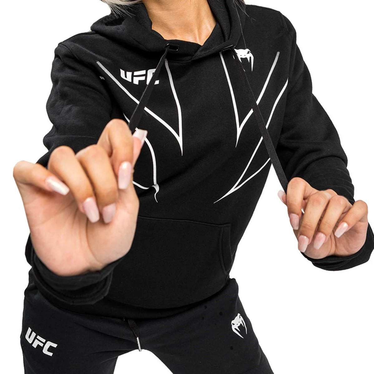 Venum Women's UFC Fight Night 2.0 Replica Pullover Hoodie - Black - Image 2